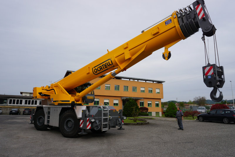 The setup of the Mobile Crane GRIL by Locatelli Crane with VEROPOWER 8 rope by SIRTEF
