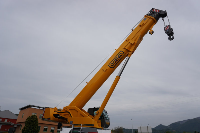 Lifting with rope VEROPOWER 8 - Mobile Crane GRIL 110.100